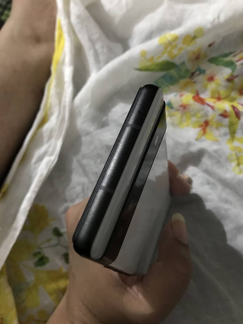 Google Pixel 6a 5