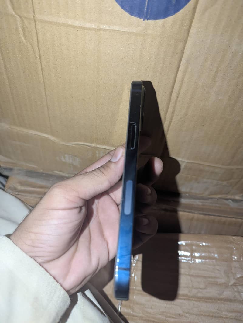 Apple iPhone 13 3