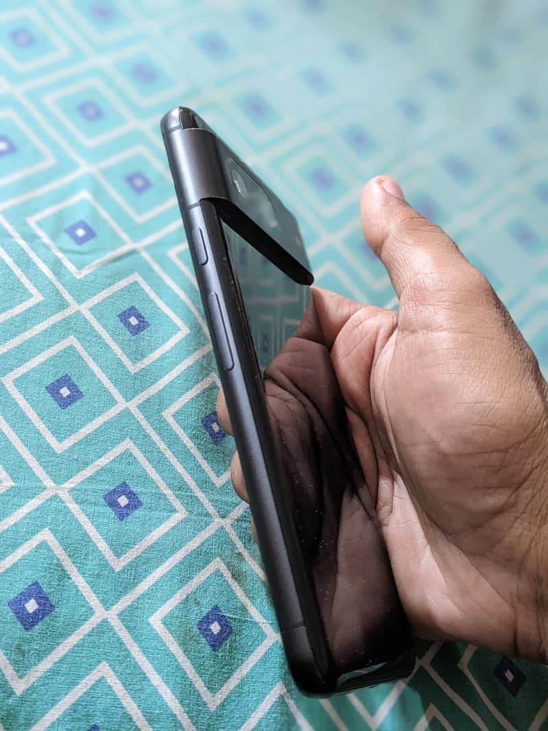 Google Pixel 8 4