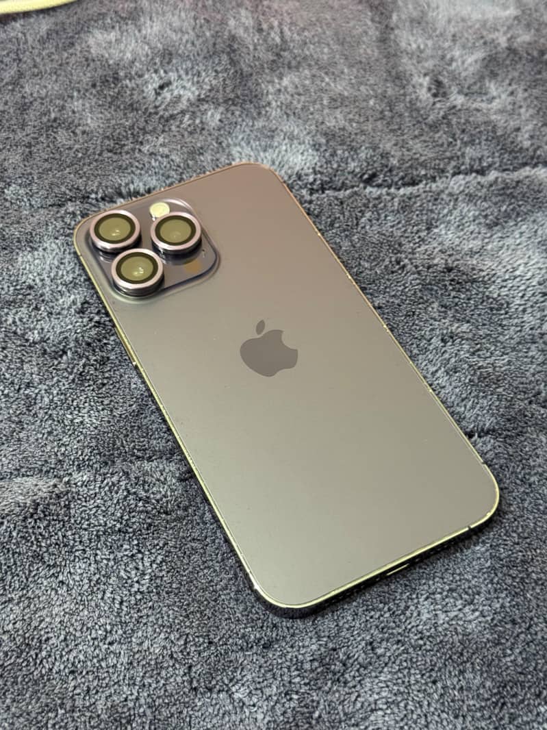Apple iPhone 14 Pro Max 1