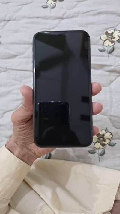 urgent sale iphone 11 128GB non pta Dual sim time available