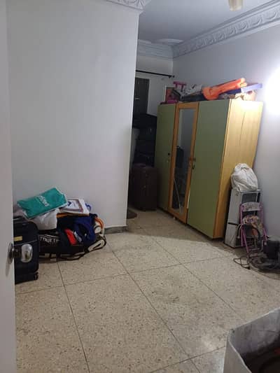 Rent 240 yards New portion ist 3bed. d. d Long live banglows