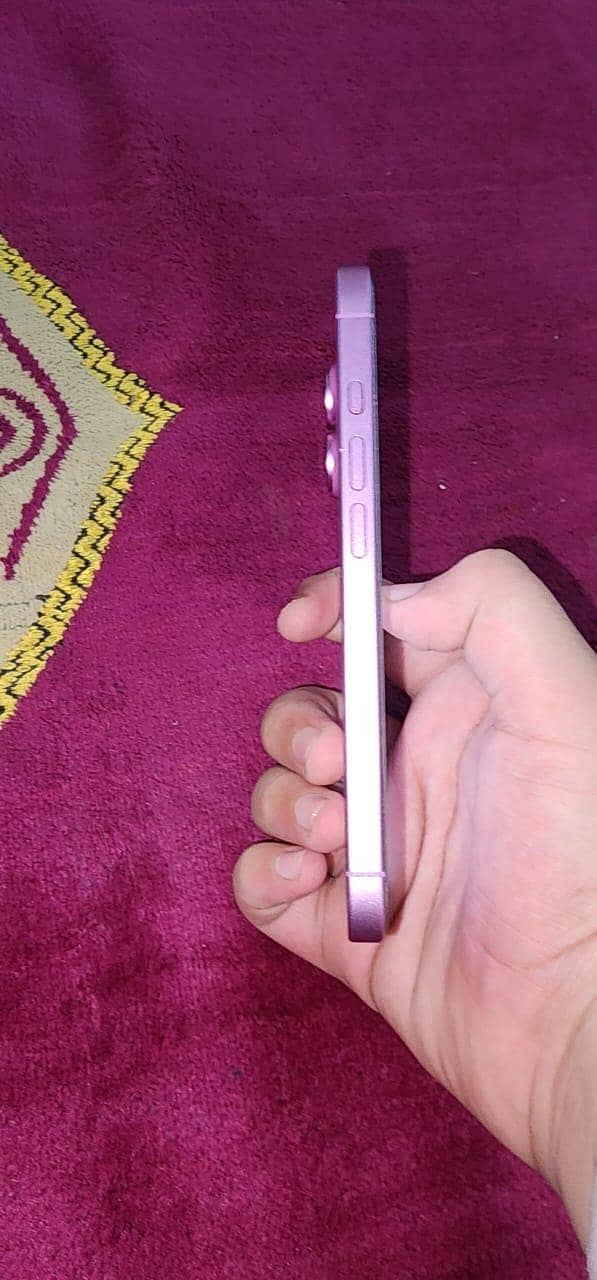 Apple iPhone 16 5