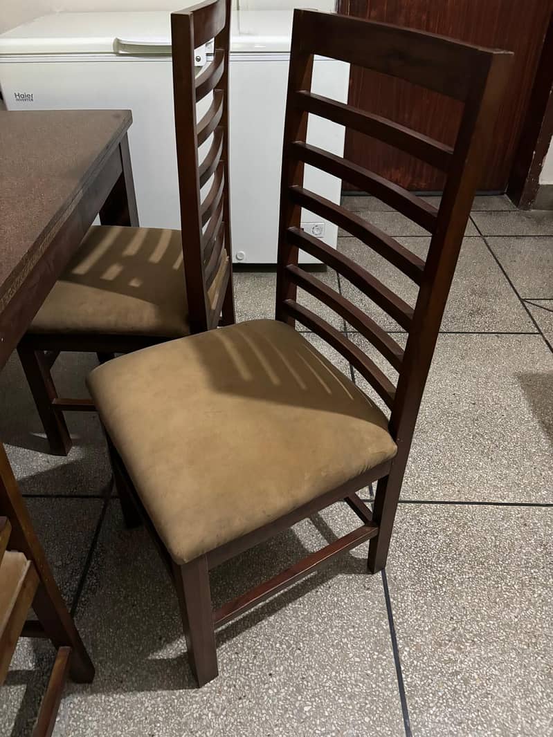 6-seater Dining Table 3