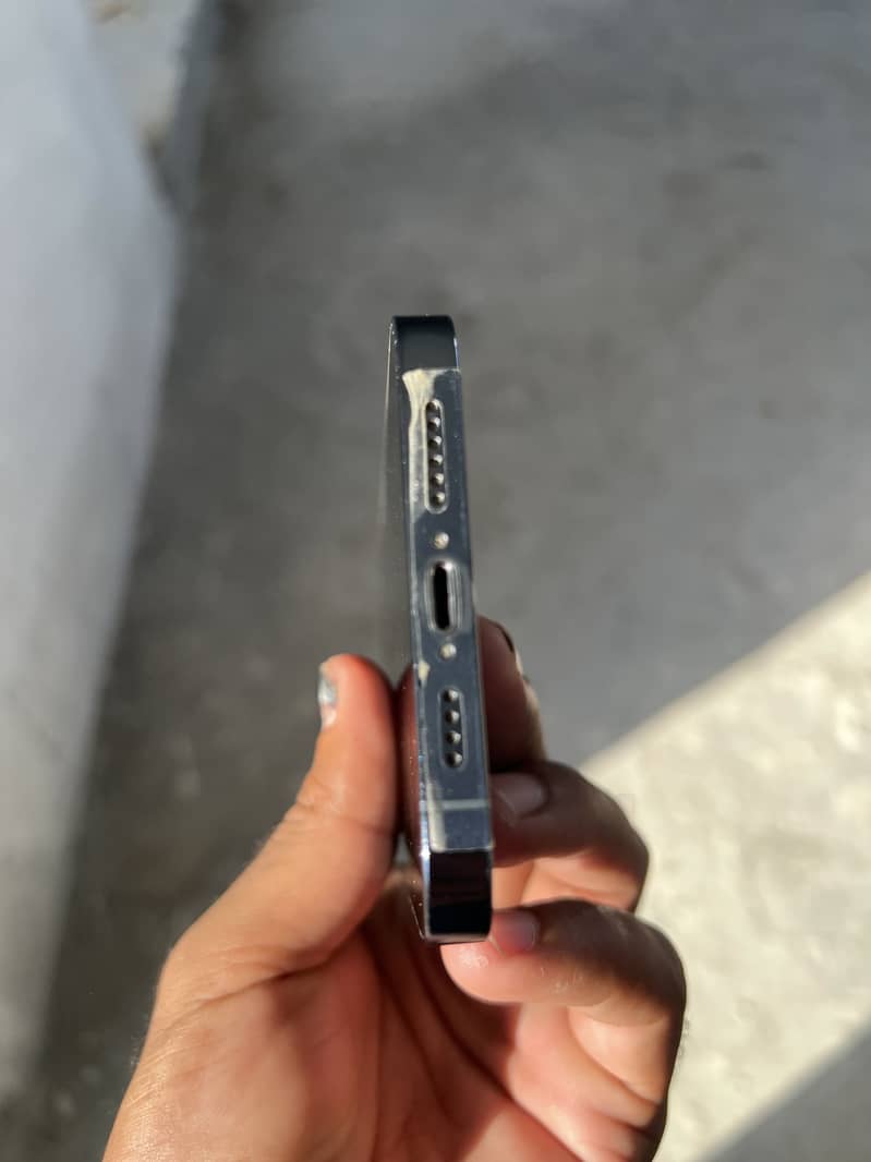 Apple iPhone 13 Pro Max 2