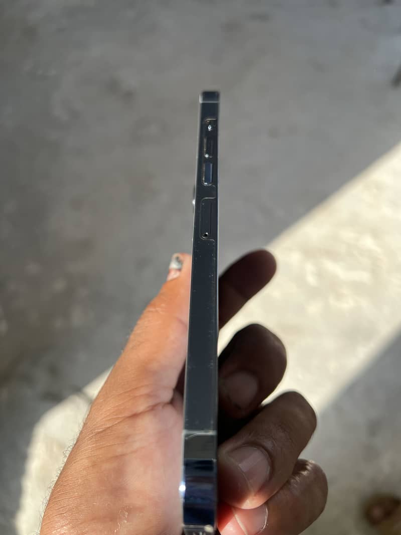 Apple iPhone 13 Pro Max 4