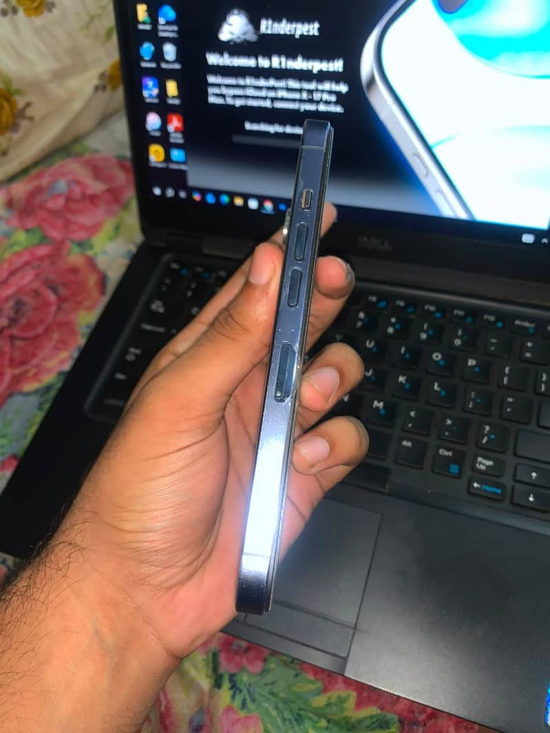 Apple iPhone 13 Pro 4