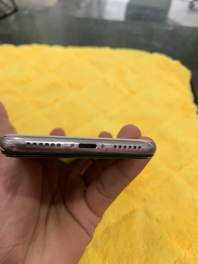 Apple iPhone X 6