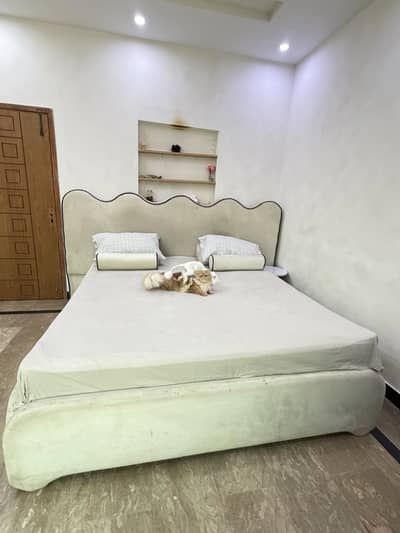 Wavy Modern design Bed