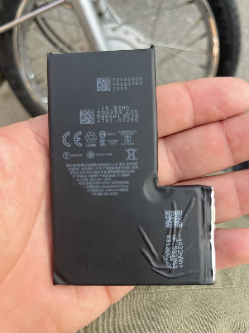 Apple iPhone 15 Pro Max 1