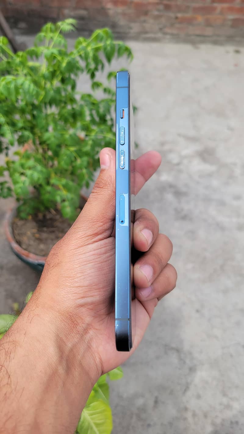 Apple iPhone 12 Pro Max 4