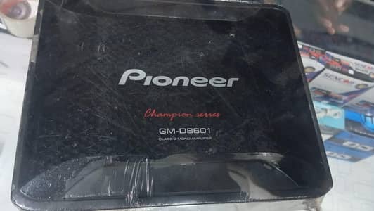 PIONEER CLASS D MONO BLOCK POWER AMPLIFIER AND CERWIN VEGA CLASS D