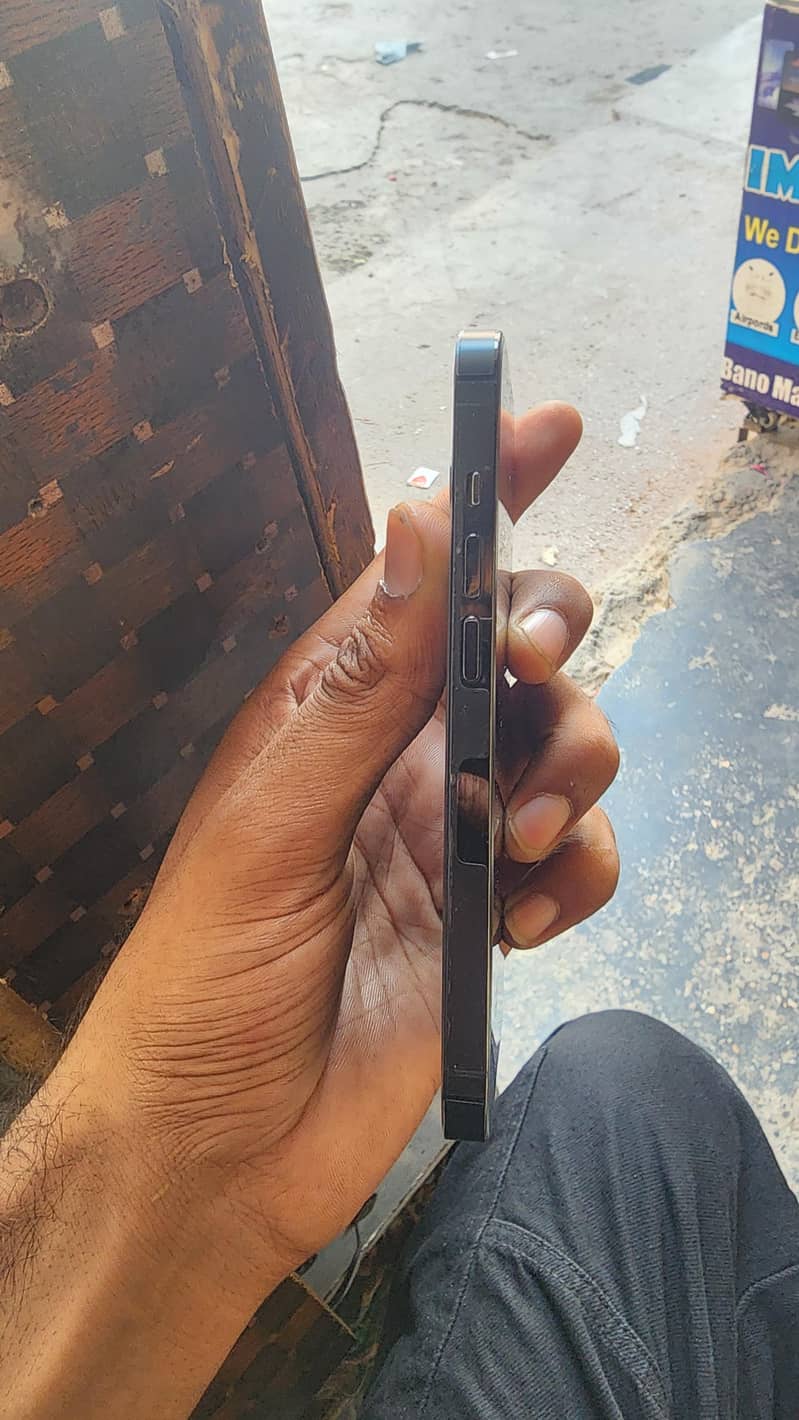Apple iPhone 14 Pro 2