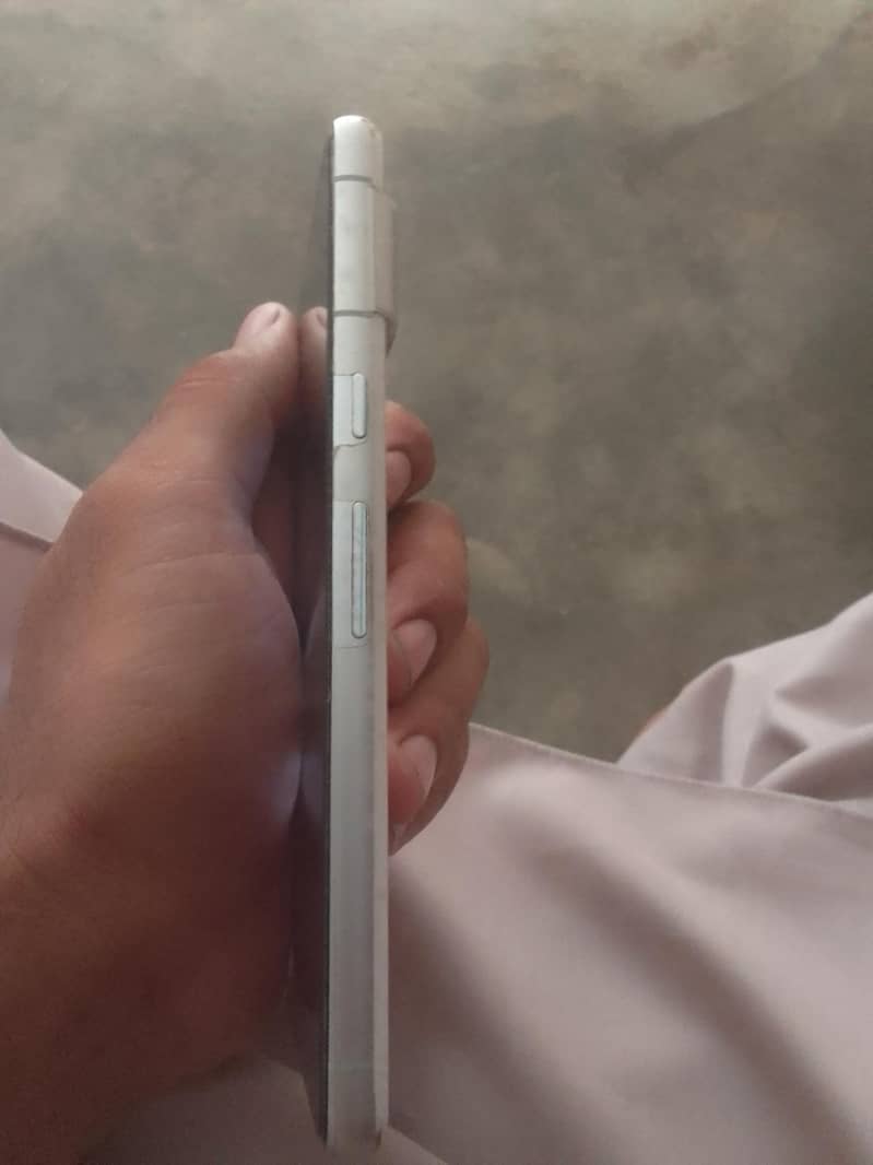 Google Pixel 7 4