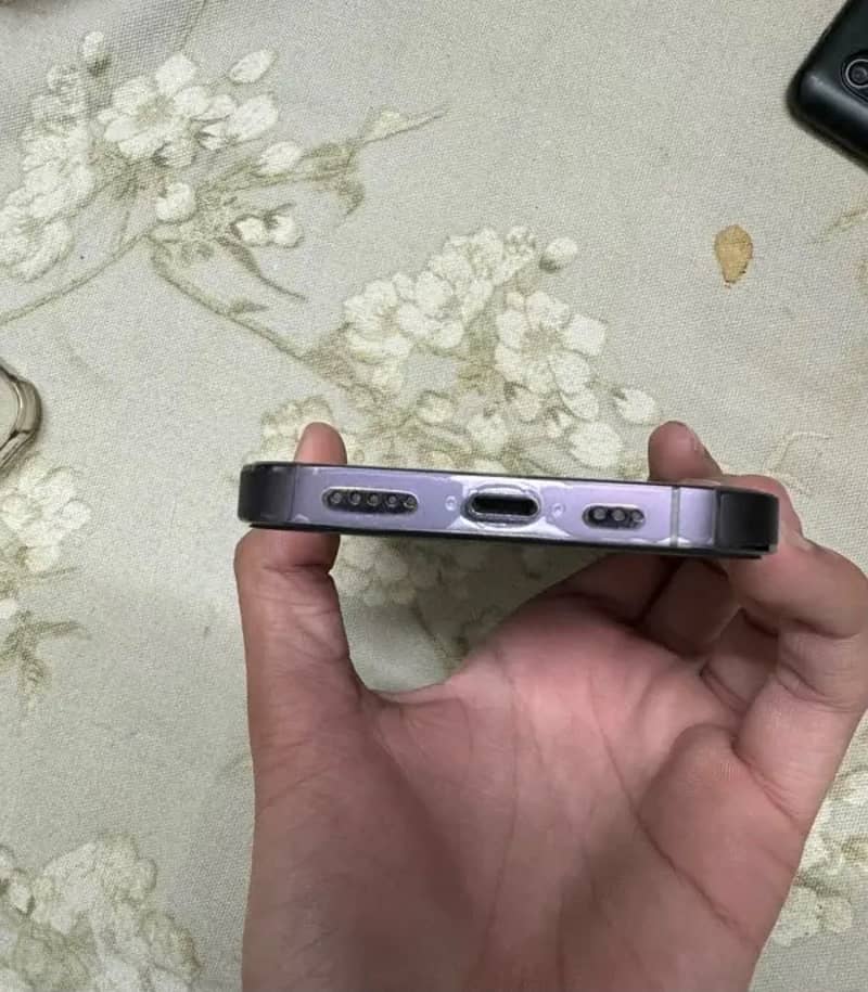 Apple iPhone 14 Pro 1