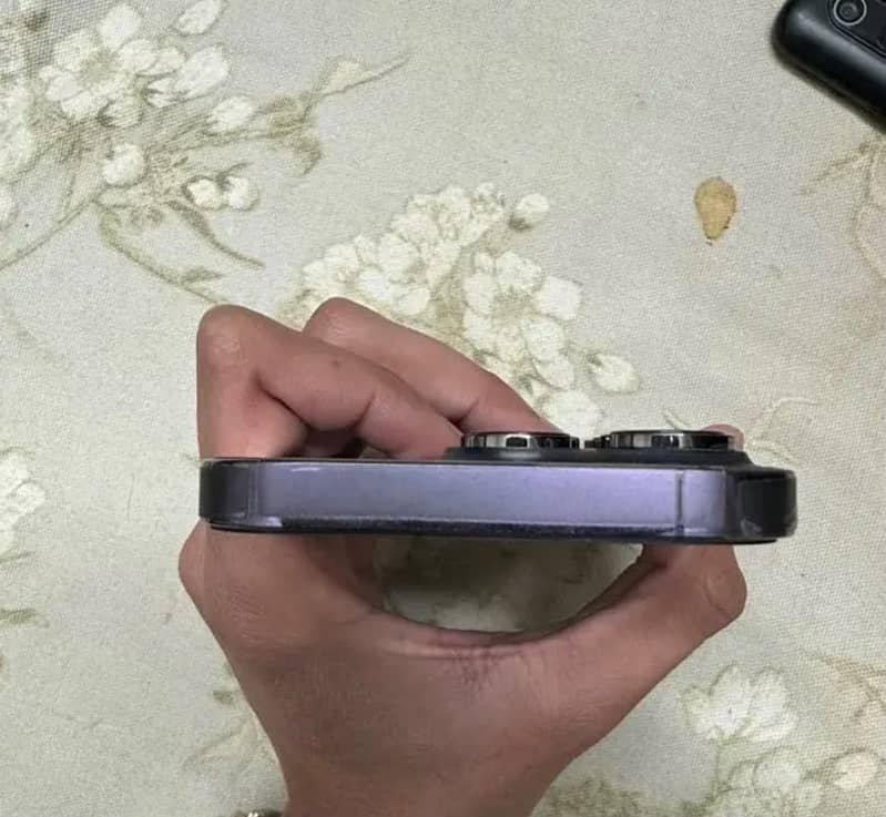 Apple iPhone 14 Pro 3