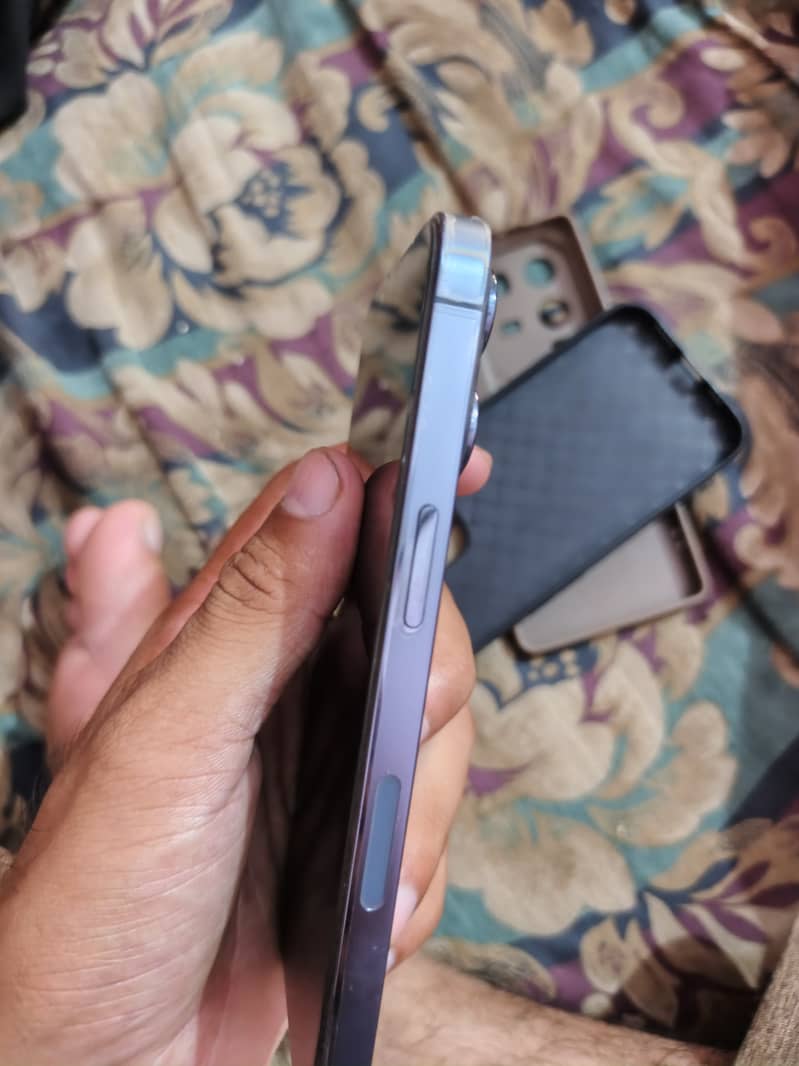 Apple iPhone 13 Pro 1