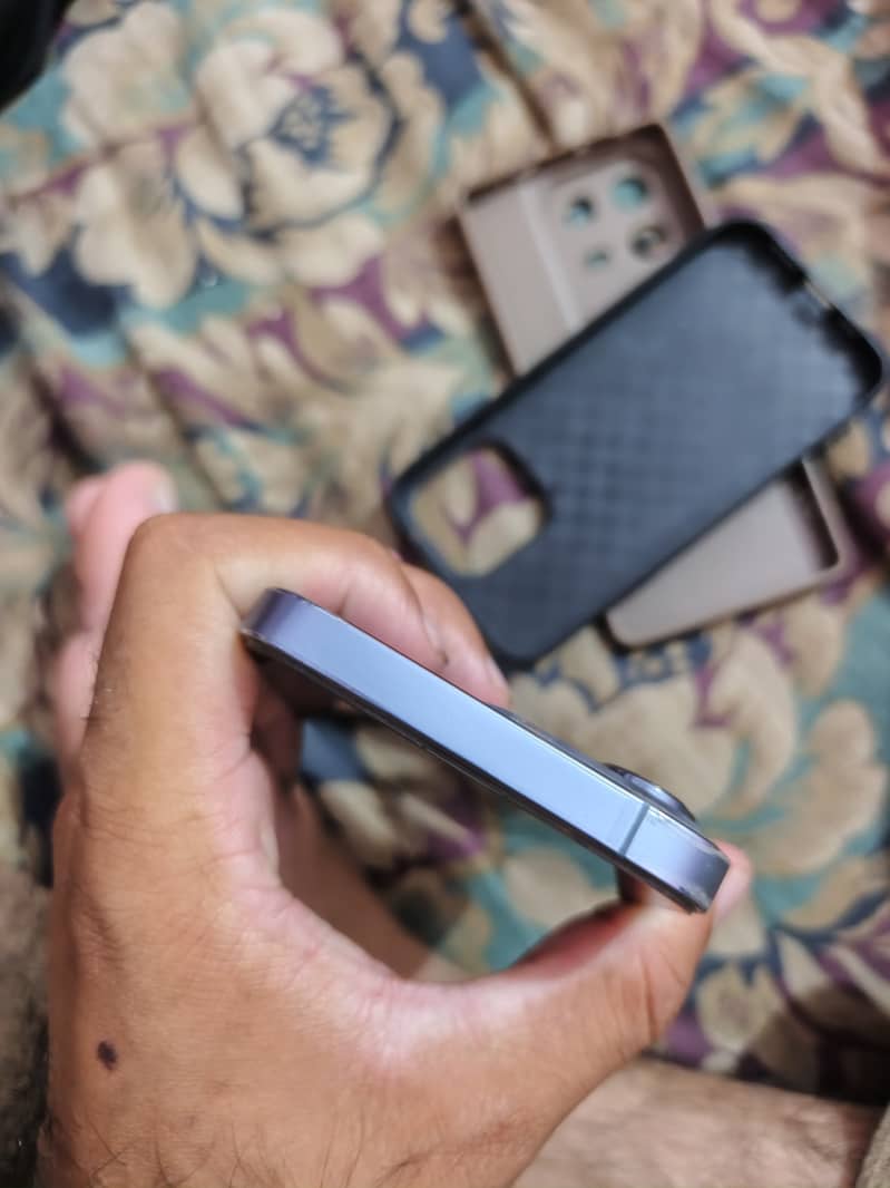 Apple iPhone 13 Pro 2