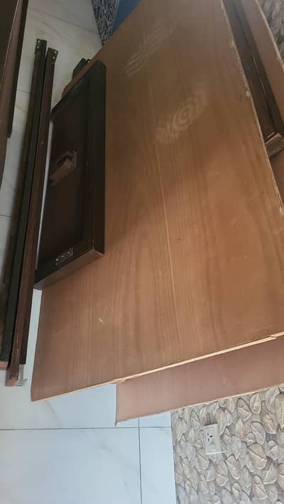 solid sheesham single bed with matress,very good condition