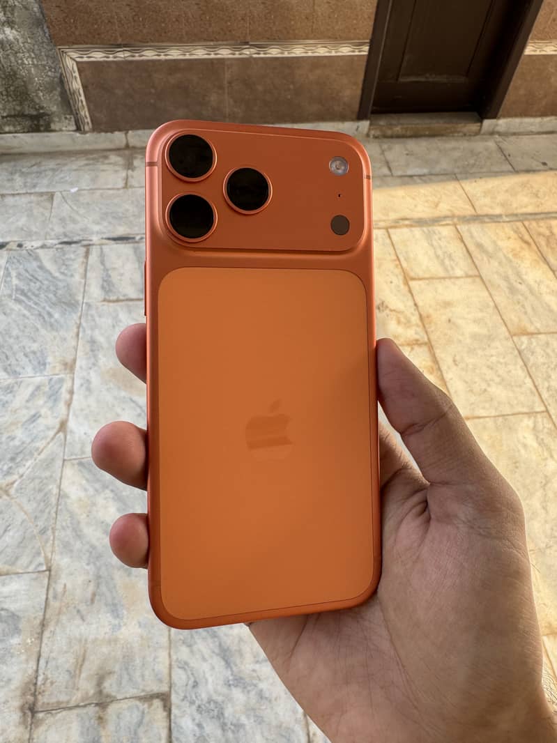 Apple iPhone 17 Pro Max 0