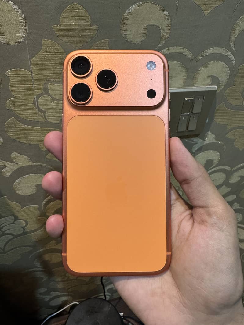 Apple iPhone 17 Pro Max 2