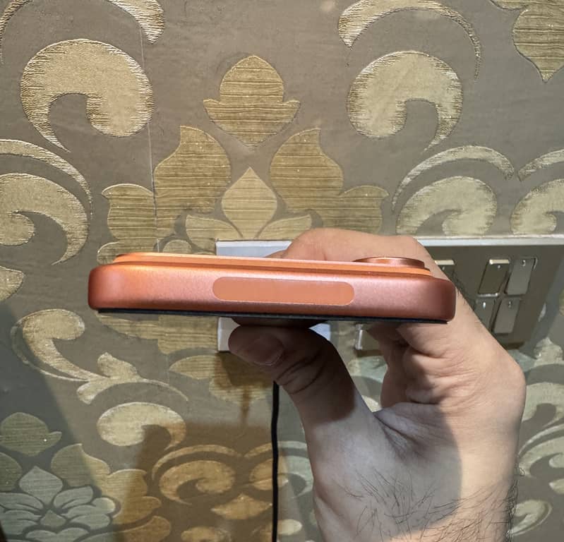 Apple iPhone 17 Pro Max 4