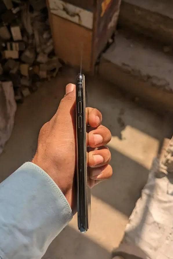 Apple iPhone 11 Pro 2