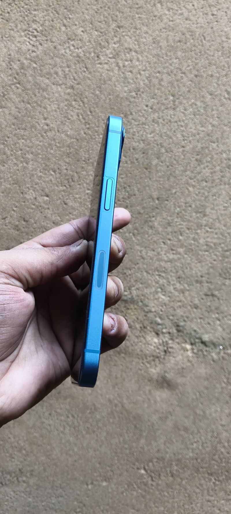 Apple iPhone 13 2