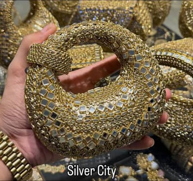Kundan Clutches