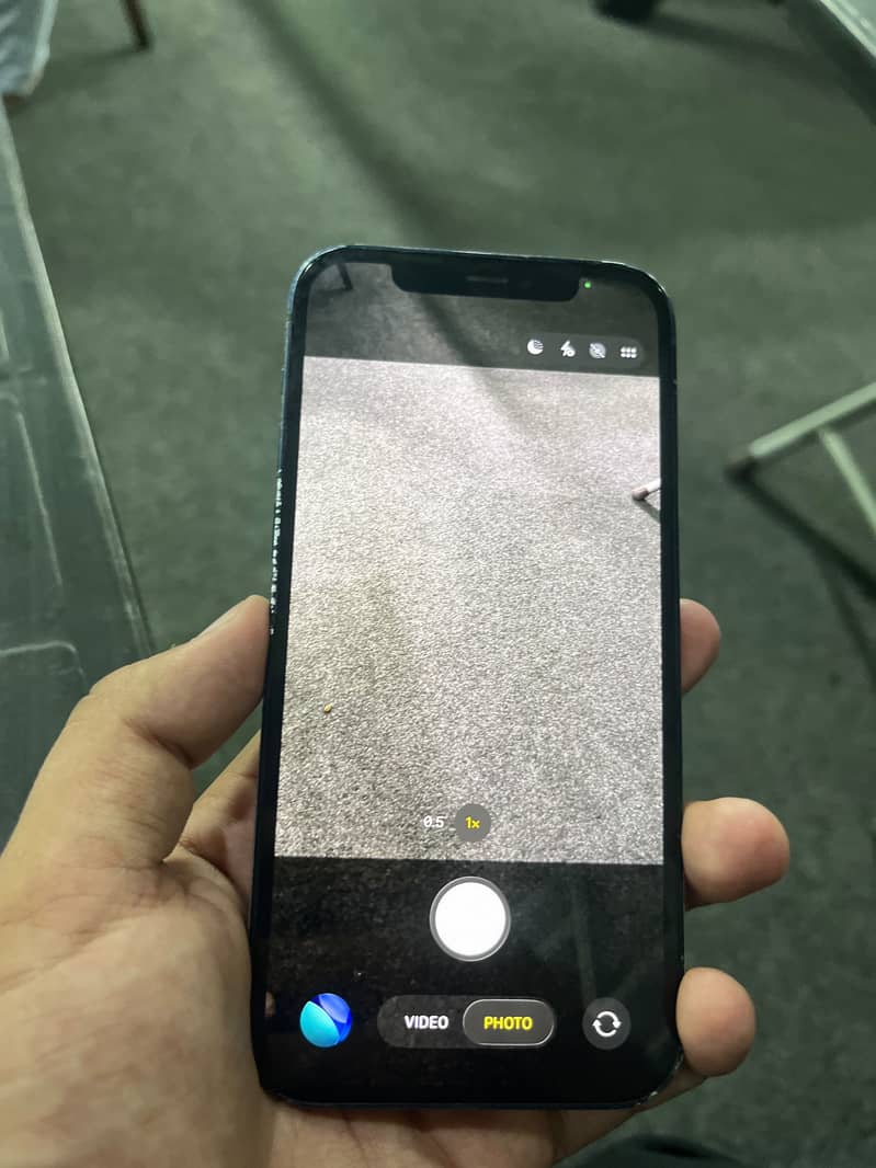 Apple iPhone 12 4