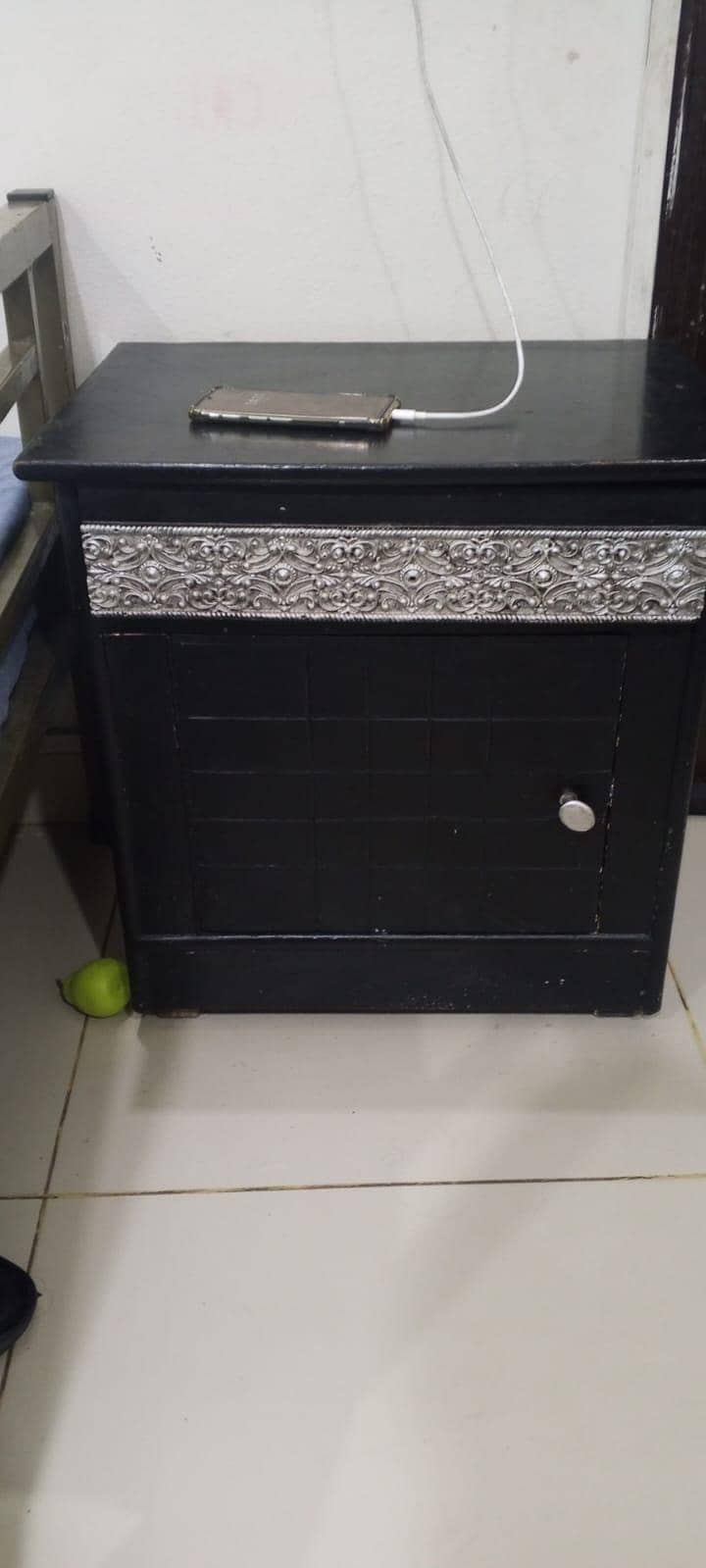 double bed dressing iron table 1