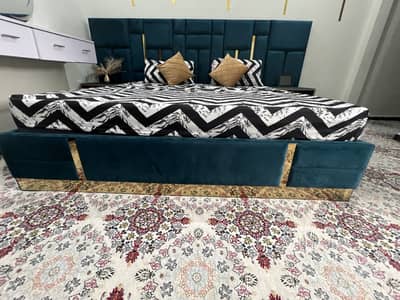 King size bed authentic diamond foam two drawers