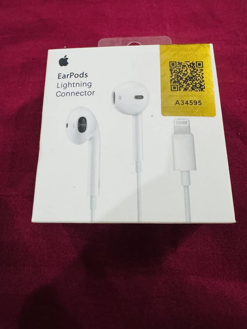 EarPods Lightning Connector 0