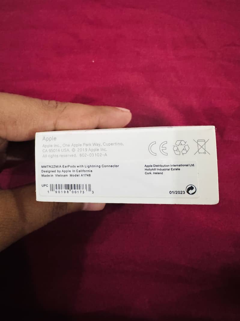 EarPods Lightning Connector 1