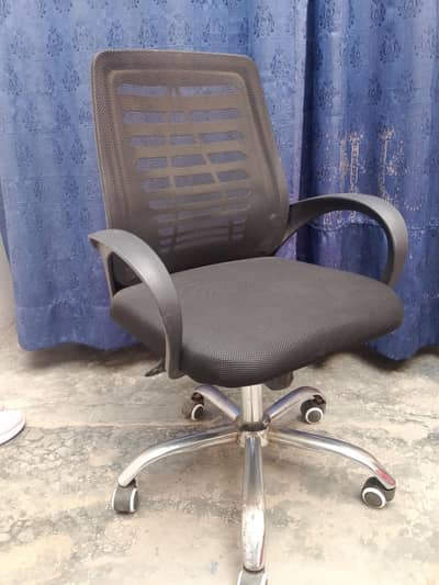 office chair slightly used new condition