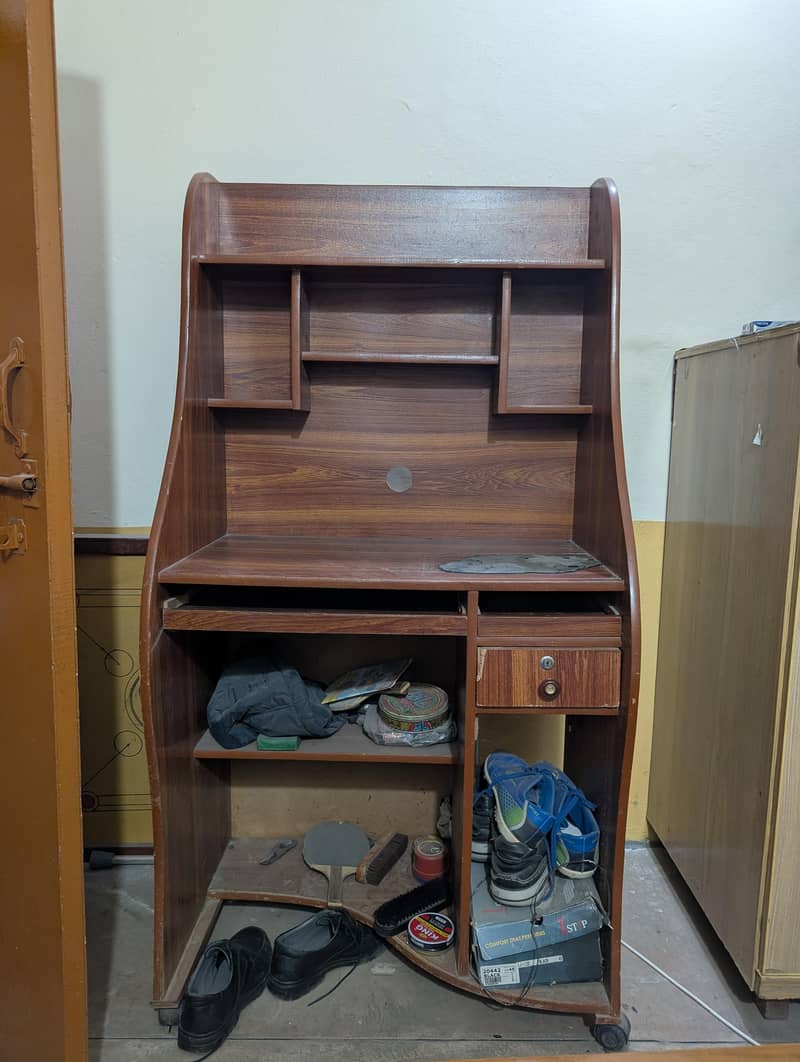 Computer Table 0