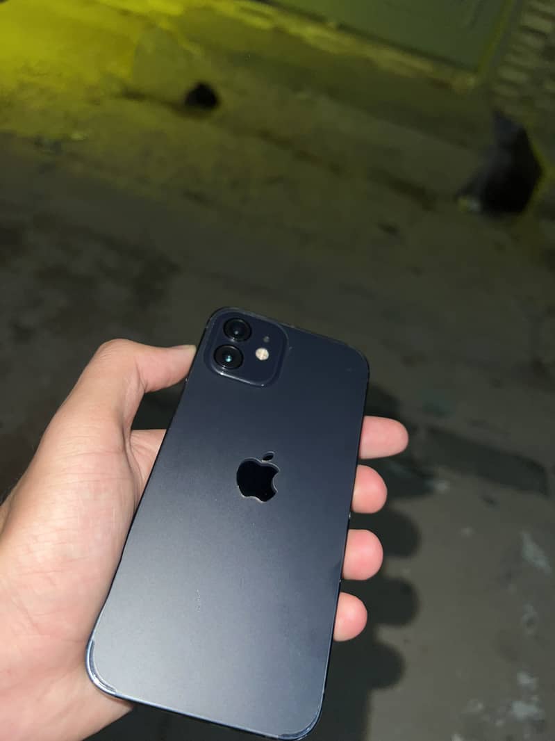 Apple iPhone 12 3