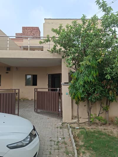 05 MARLA CORNER DOUBLE STORY HOUSE AVAILABLE FOR SALE AT PRIME LOCATION IN KHAYABAN-E-AMIN N BLOCK