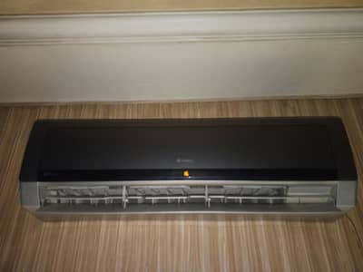Gree G10 AC – Almost New Condition – No Repairing