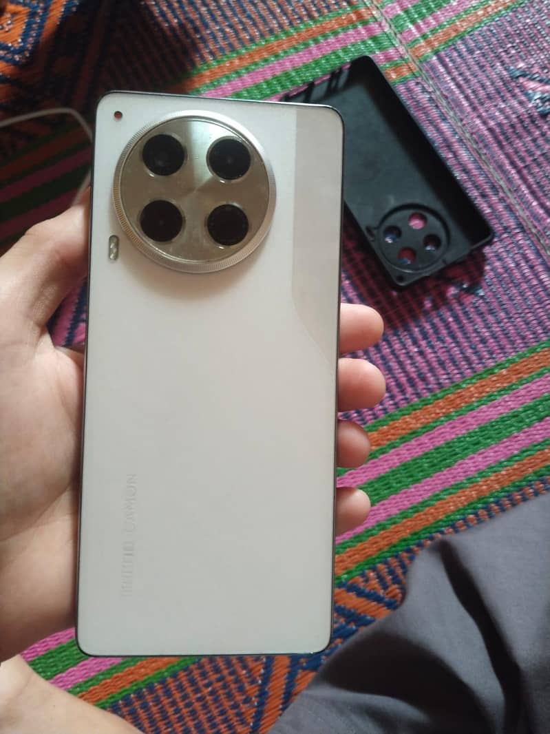 Tecno CAMON 30 2