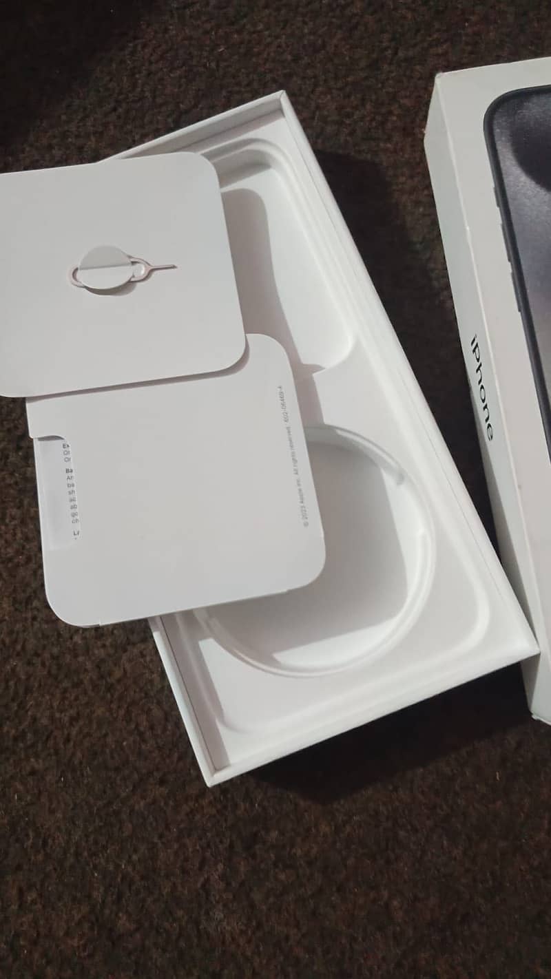 Apple iPhone 15 Pro Max 1