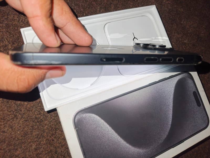 Apple iPhone 15 Pro Max 7