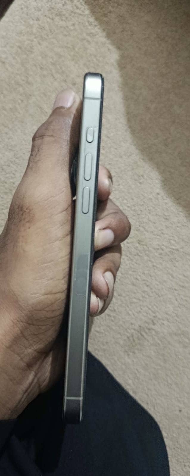 Apple iPhone 15 Pro Max 1