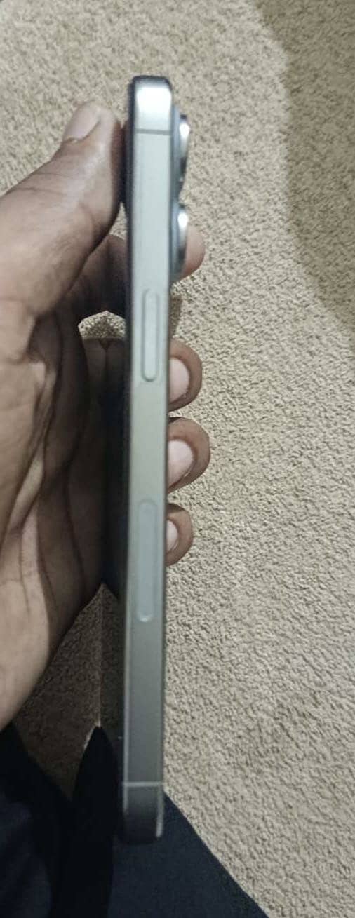 Apple iPhone 15 Pro Max 5