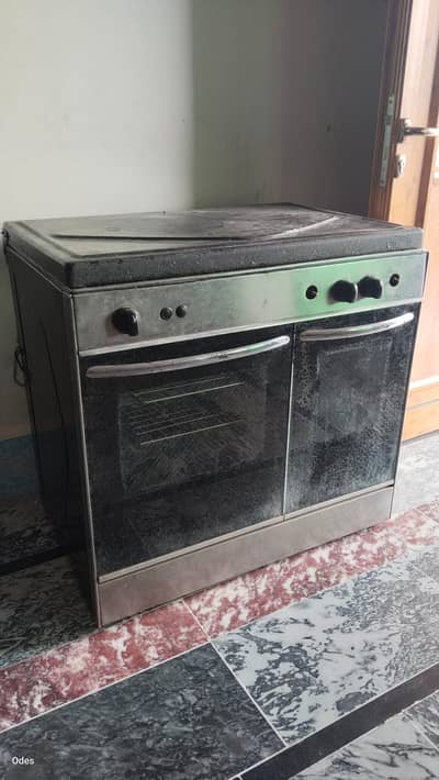 Huge capacity cooking range , - selling on scrap rate urgently