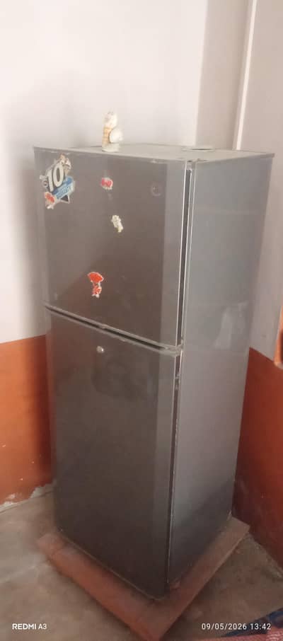 refrigerator u