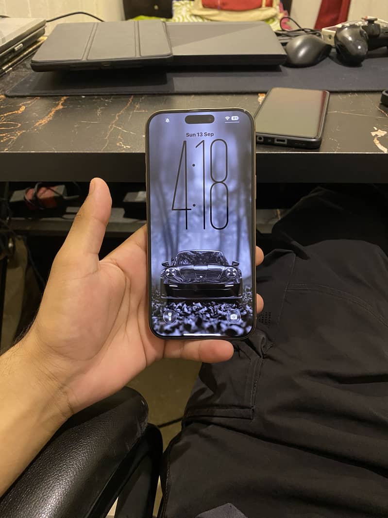 Apple iPhone 16 Pro Max 1