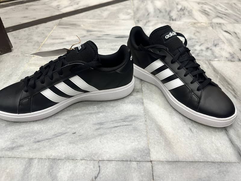 Sneakers 0