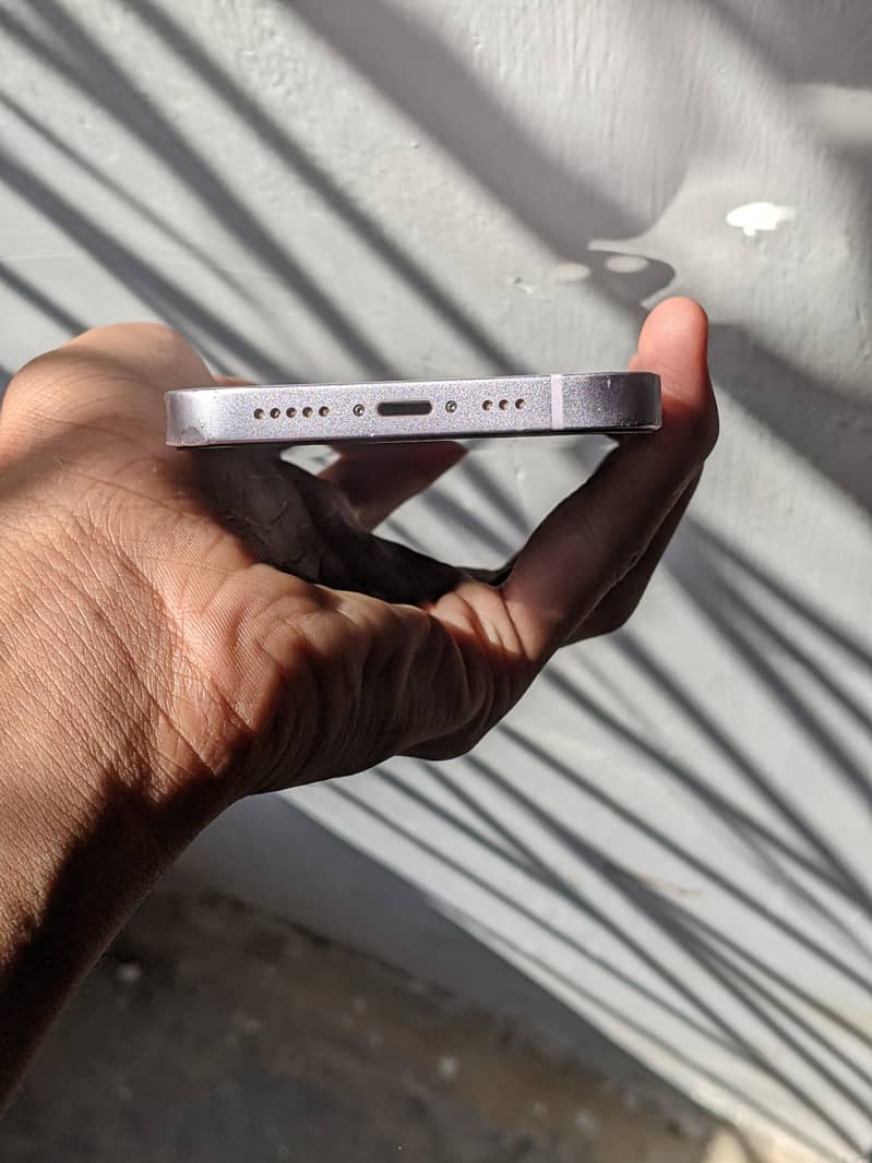 Apple iPhone 14 4