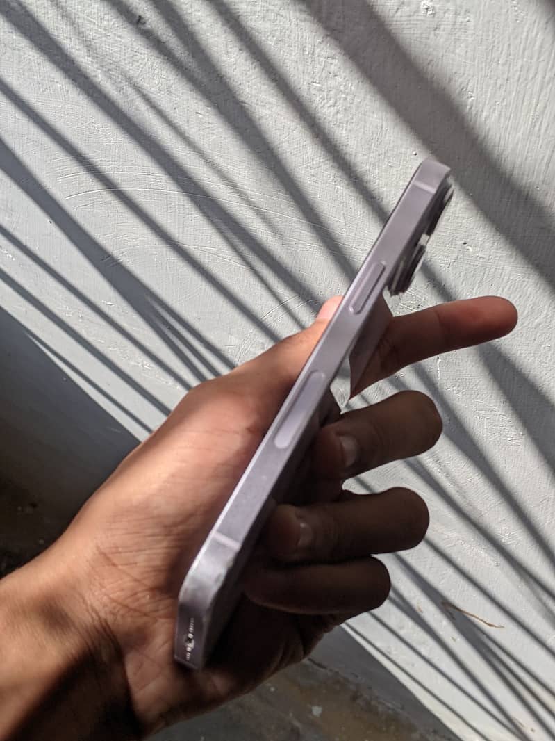 Apple iPhone 14 5